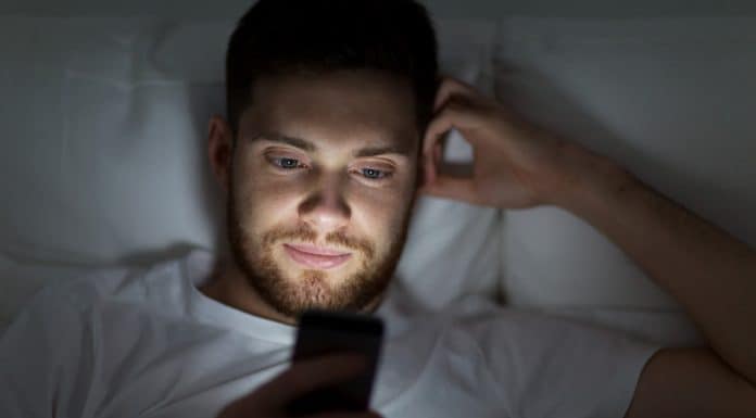 Sådan undgår du at elektronikken ødelægger din søvn